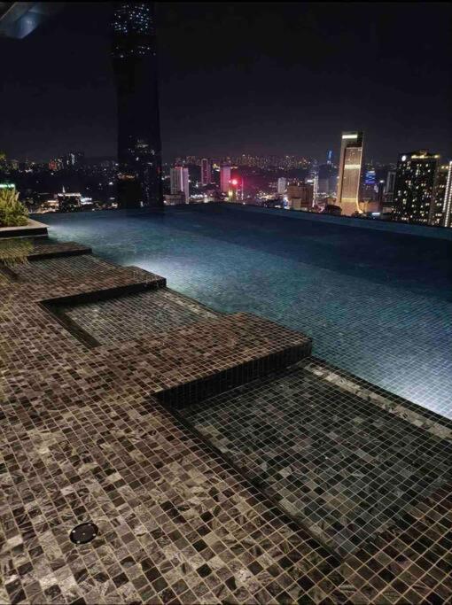 1+ 1 Bedroom 4-5Pax/Klcc/ Bukit Bintang/City View/Mrt クアラルンプール エクステリア 写真
